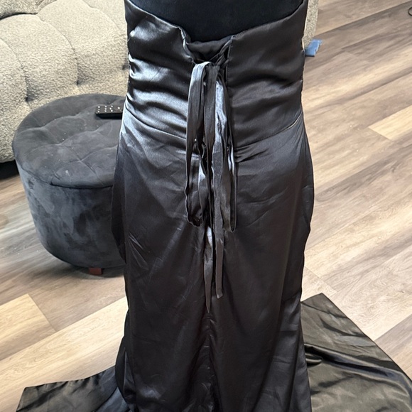 Elegant Black Satin Wedding Dress - Picture 3 of 7